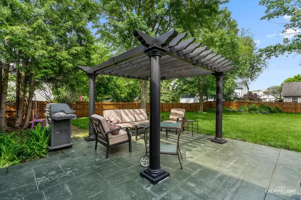 Oswego, IL 60543,328 Persimmon LN