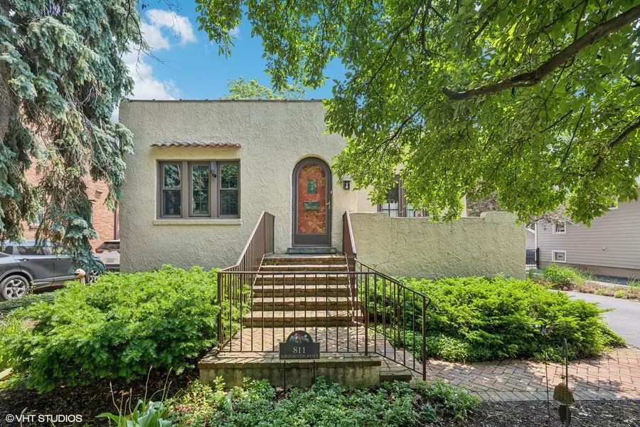 811 N Dunton AVE, Arlington Heights, IL 60004