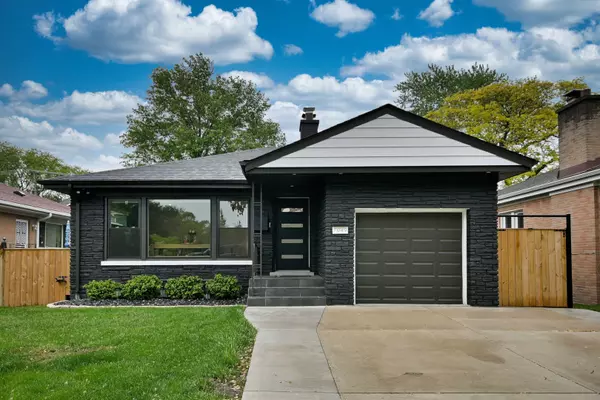 7049 N Caldwell AVE, Chicago, IL 60646