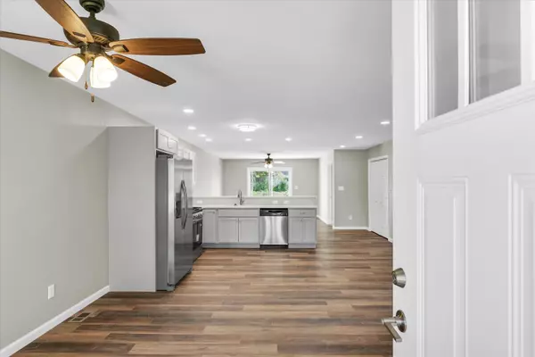 Fisher, IL 61843,207 E Fairfield ST
