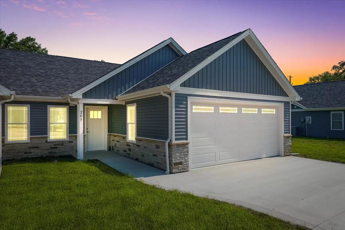 Fisher, IL 61843,207 E Fairfield ST