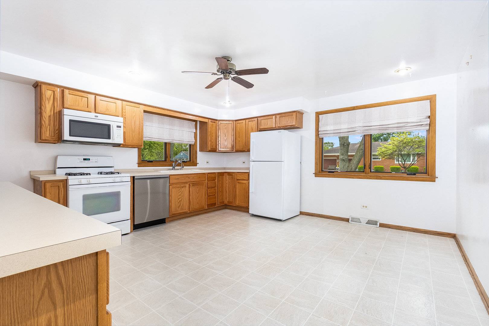 Steger, IL 60475,3545 Halsted BLVD