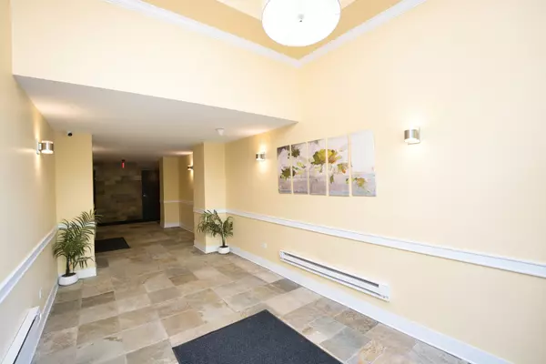 Chicago, IL 60616,207 E 31st ST #2B