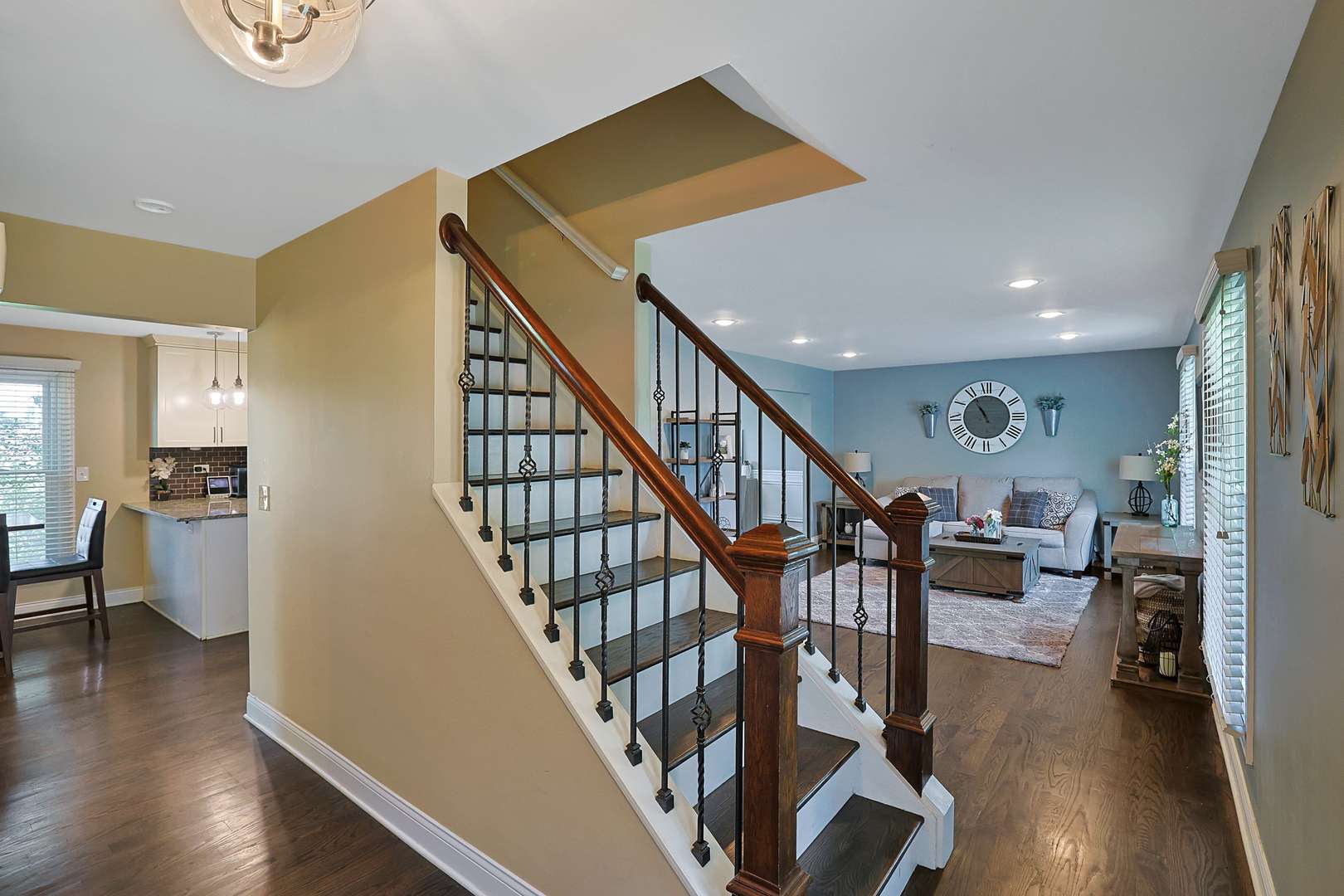 Westmont, IL 60559,562 Revere AVE