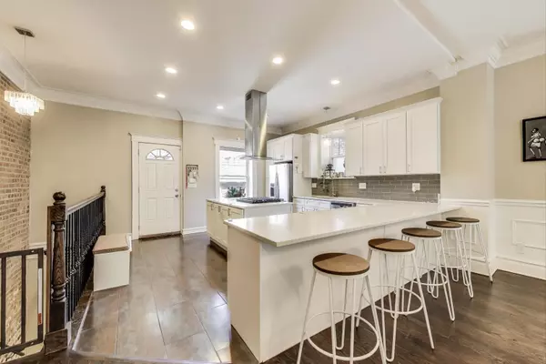 Chicago, IL 60653,4342 S Forrestville AVE