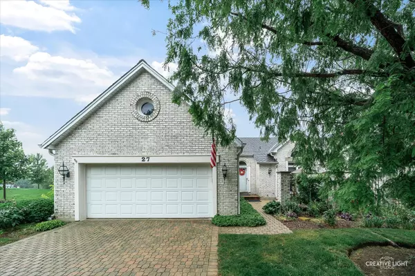 27 Hillcrest DR, Sugar Grove, IL 60554