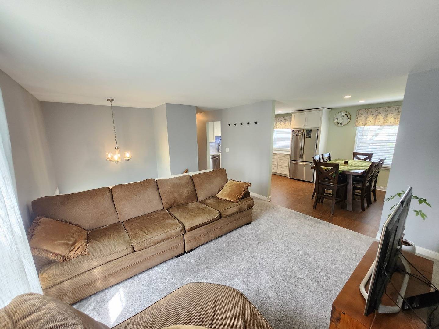 Bartlett, IL 60103,271 E Cleburne AVE