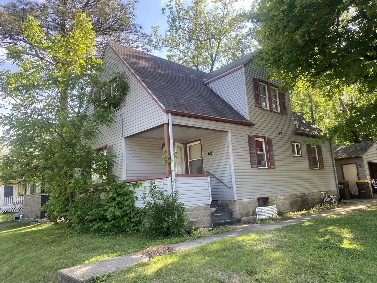 Rockford, IL 61102,601 S Henrietta AVE