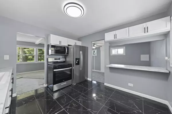 South Holland, IL 60473,15603 Park LN