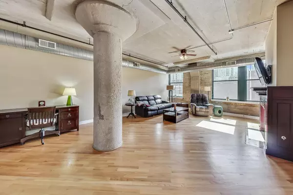 Chicago, IL 60654,411 W Ontario ST #427