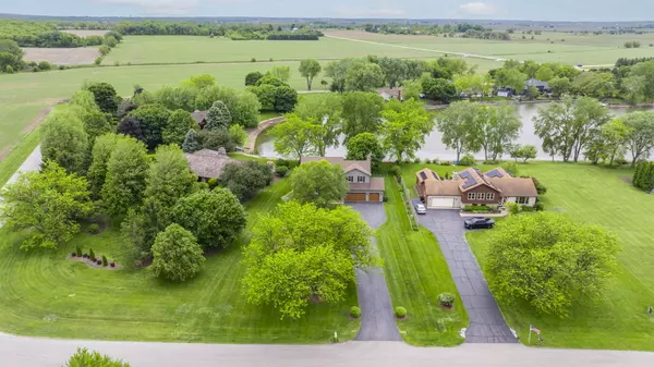 Hampshire, IL 60140,47W041 Briarwood LN