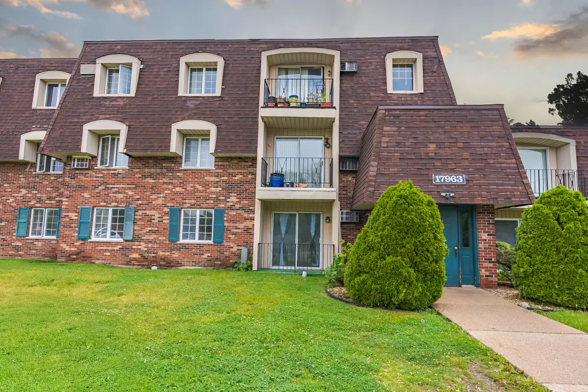 Country Club Hills, IL 60478,17963 AMHERST CT #102