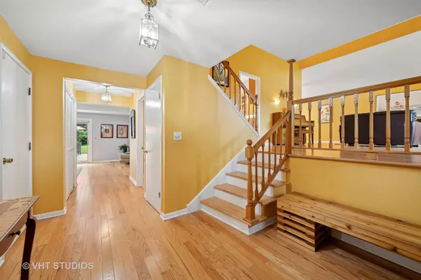 Highland Park, IL 60035,1239 Cambridge CT
