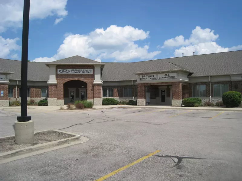 1455 Merchant DR, Algonquin, IL 60102