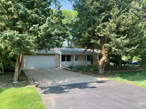 132 Pratt BLVD, Roselle, IL 60172