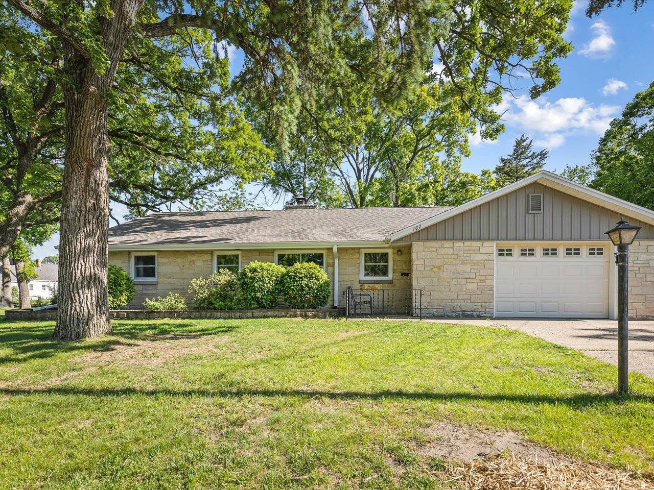 107 Doresella ST, Loves Park, IL 61111
