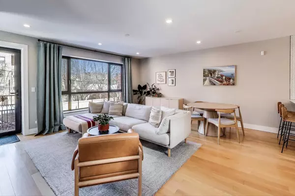 Chicago, IL 60647,2301 N Rockwell ST #1