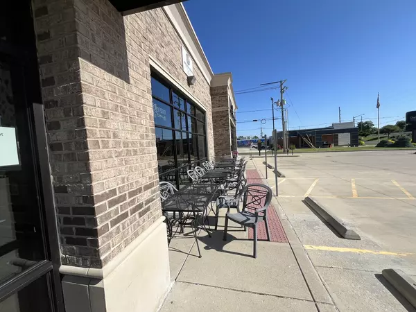 Champaign, IL 61820,1005 S Neil ST #3