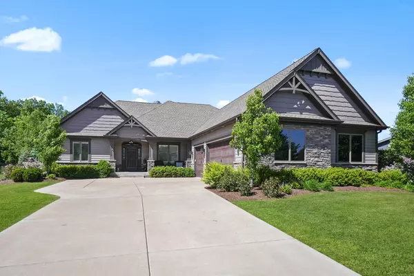 5949 Whitetail Ridge DR, Yorkville, IL 60560