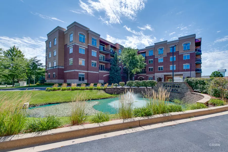 1200 N Foxdale DR #307, Addison, IL 60101