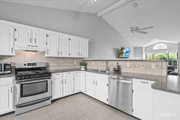 Sugar Grove, IL 60554,303 Meadows DR
