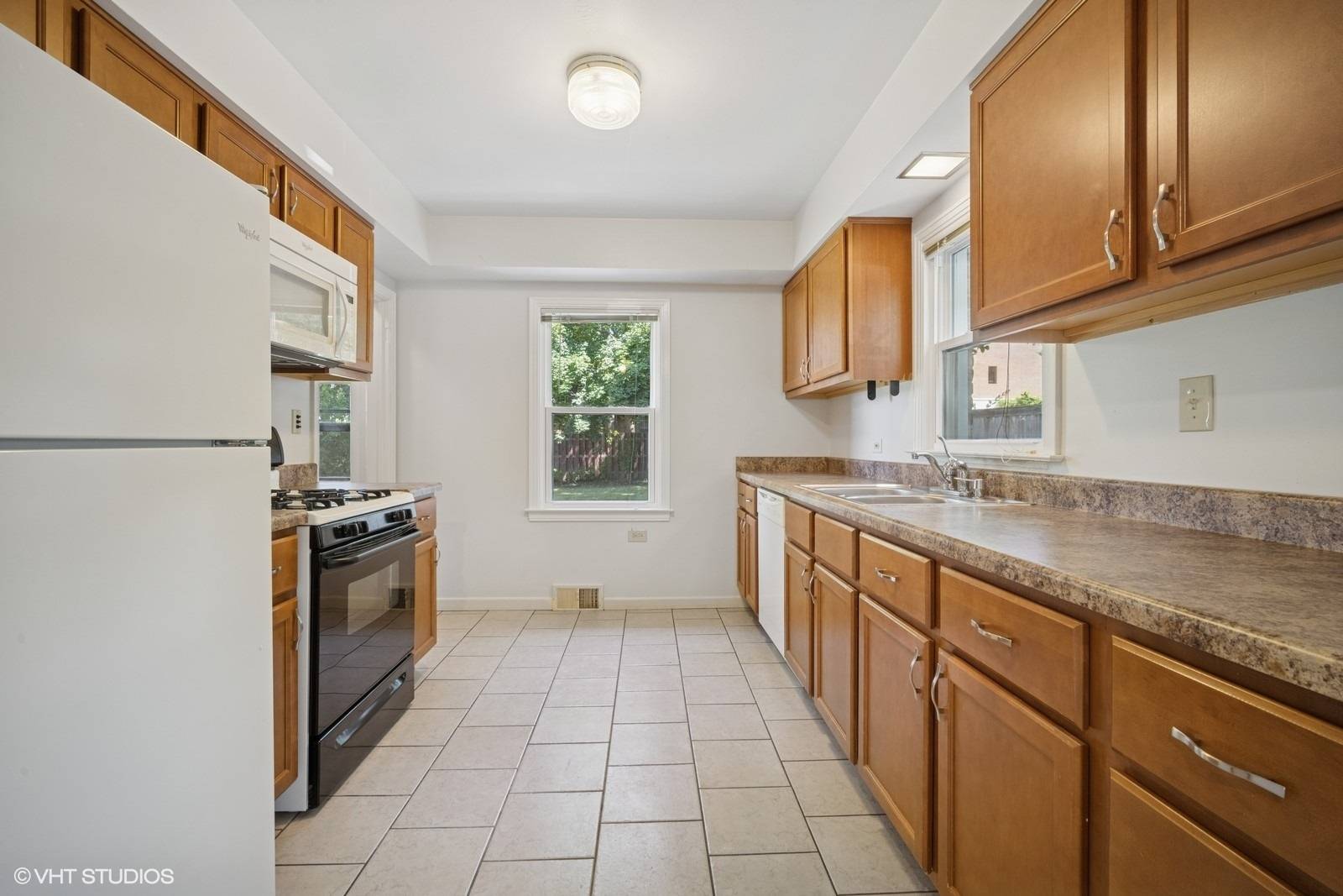 Highland Park, IL 60035,853 Driscoll CT