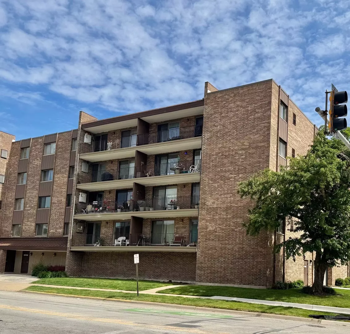 Des Plaines, IL 60016,828 Graceland AVE #404