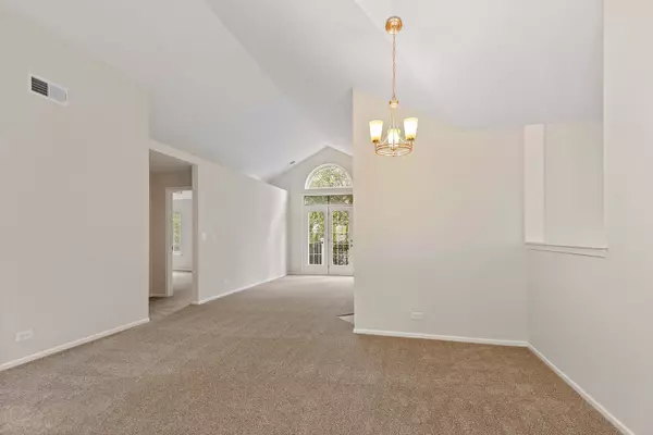 Bartlett, IL 60103,1623 Camberley CT