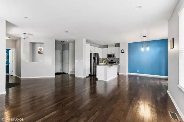 Palatine, IL 60074,14 E Moseley RD