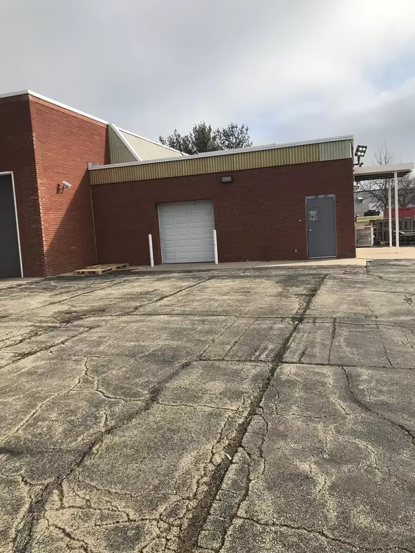 Dekalb, IL 60115,1586 Barber Greene RD