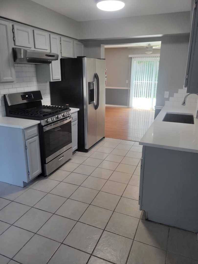 Gurnee, IL 60031,5229 Acacia CT