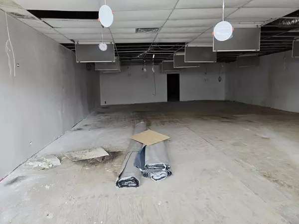 Chicago, IL 60641,2840 N Laramie AVE