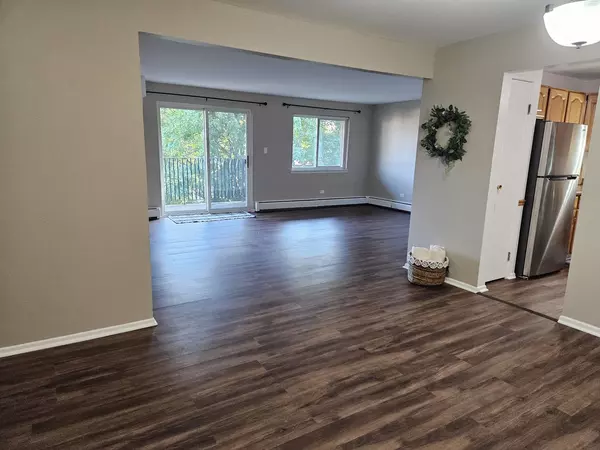 Arlington Heights, IL 60005,445 S Cleveland AVE #403