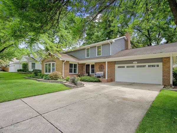1465 Cantigny WAY, Wheaton, IL 60189