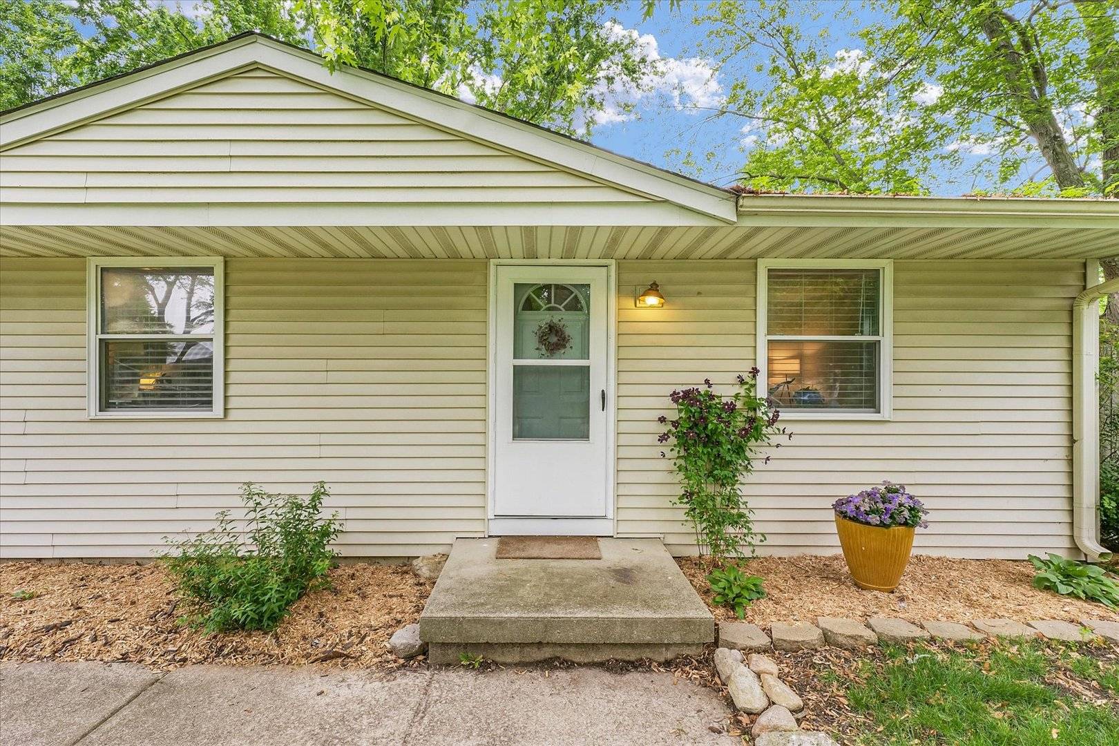 Champaign, IL 61821,3310 Saratoga DR