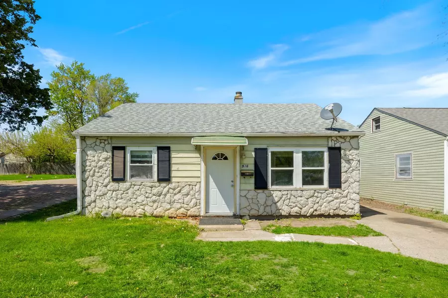 916 5th AVE, Aurora, IL 60505