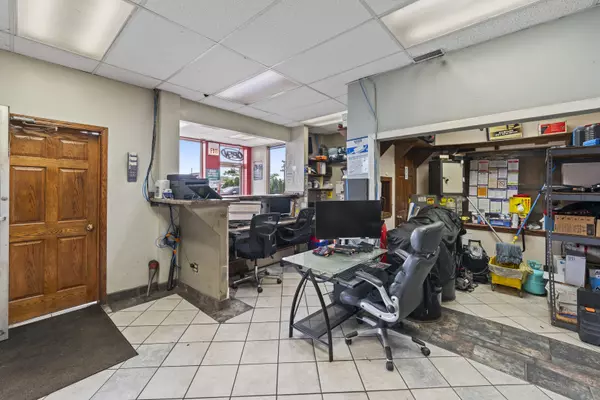 Chicago, IL 60632,5351 S Pulaski RD