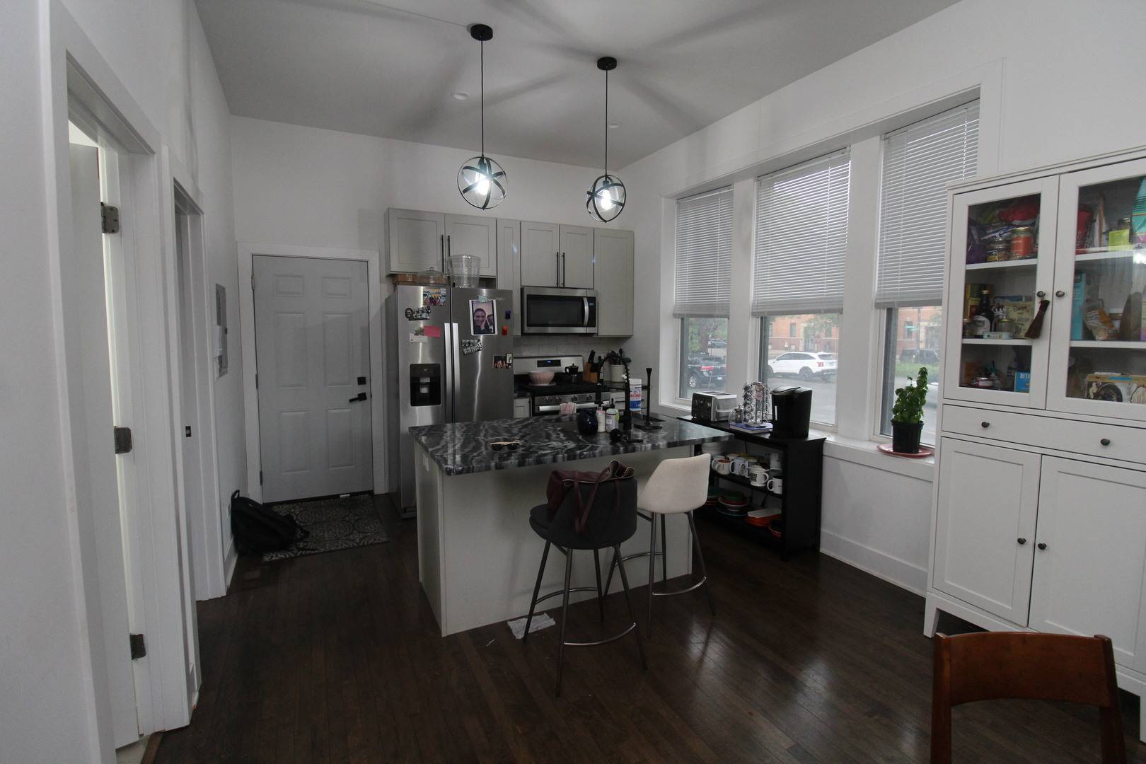 Chicago, IL 60614,1959 N Seminary AVE #1R