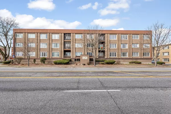 10048 S Pulaski RD #2B, Oak Lawn, IL 60453