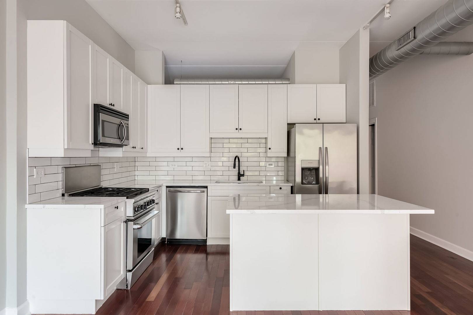 Chicago, IL 60647,3125 W Fullerton AVE #214