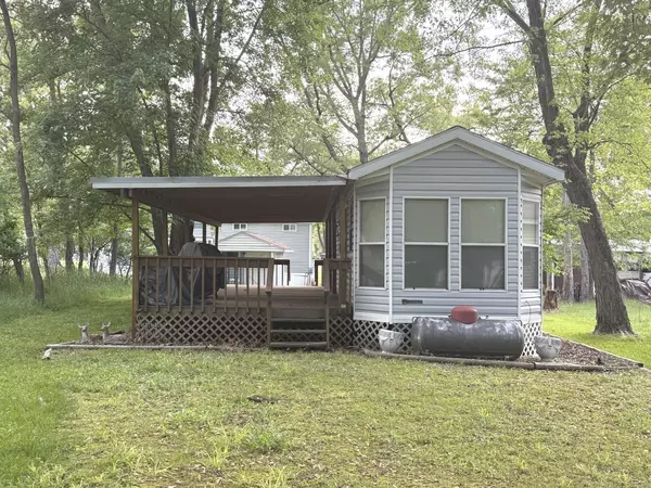 4-19 Woodhaven Lakes, Sublette, IL 61367