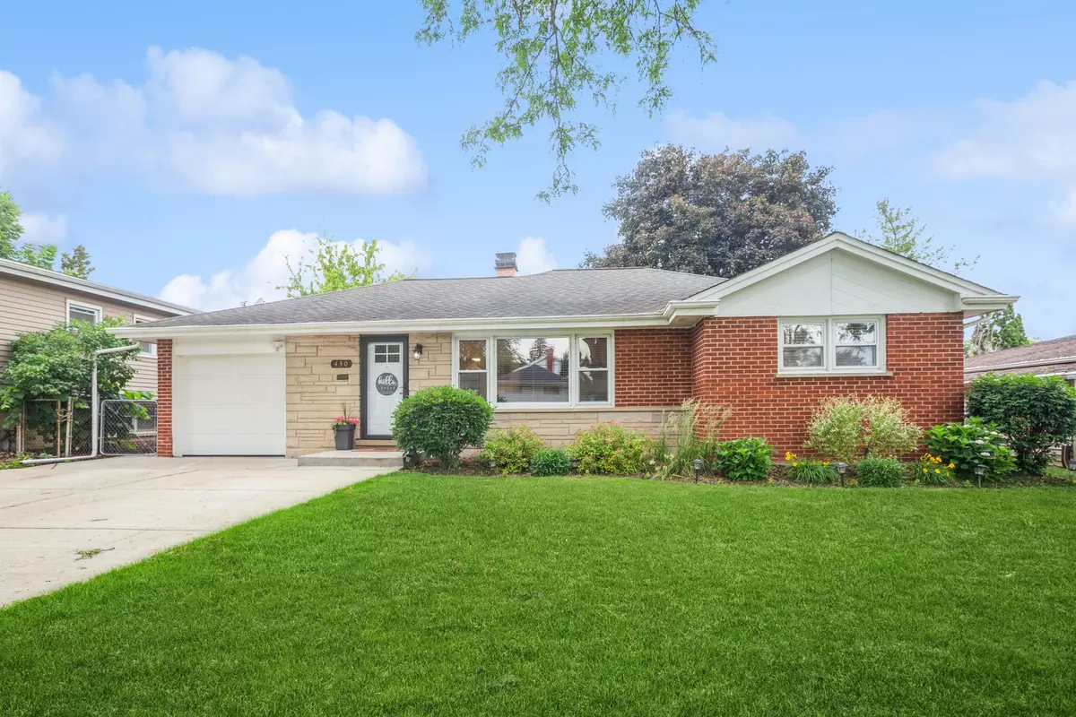 Des Plaines, IL 60016,430 Florian DR