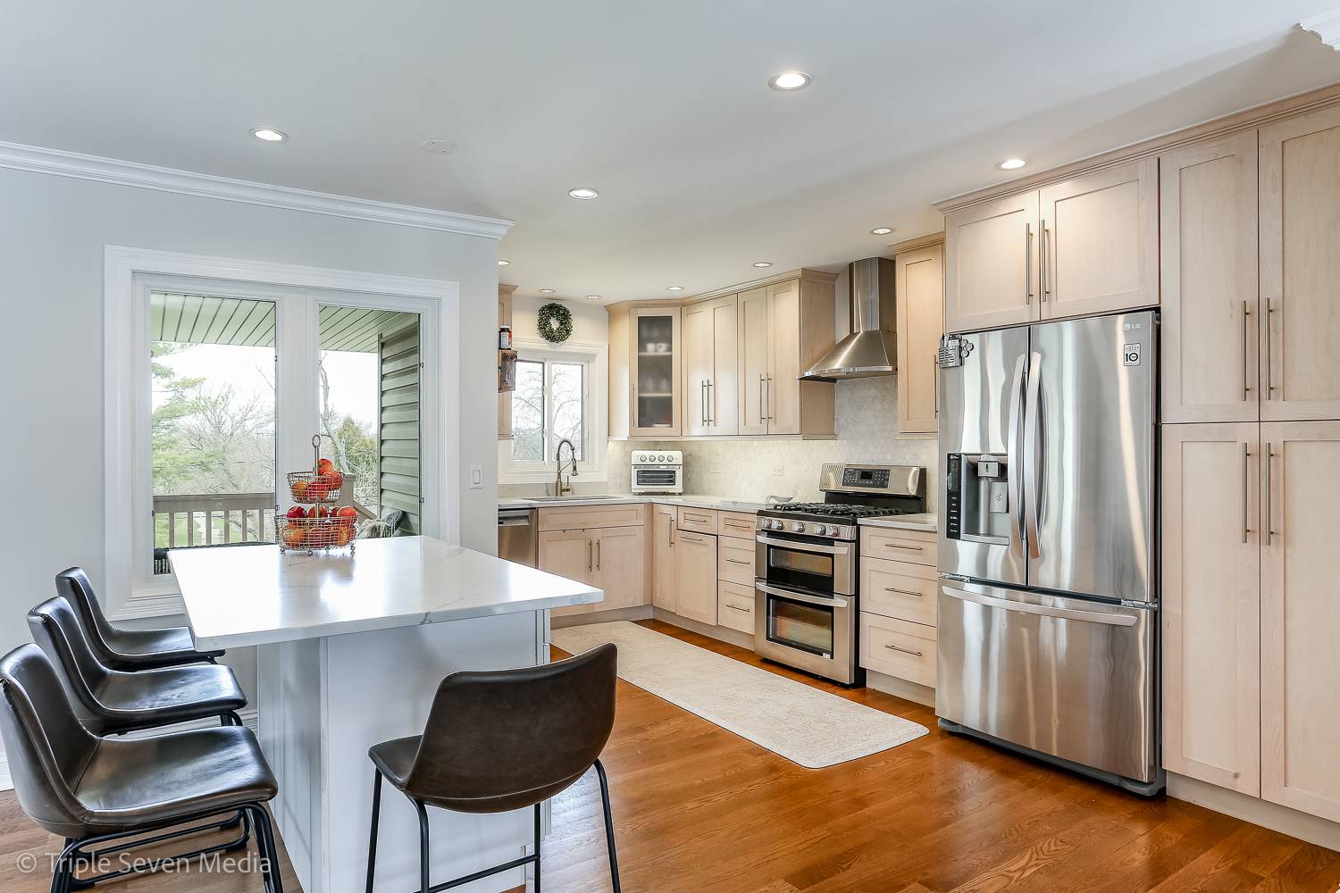 Hoffman Estates, IL 60194,1406 Edgefield LN #1406