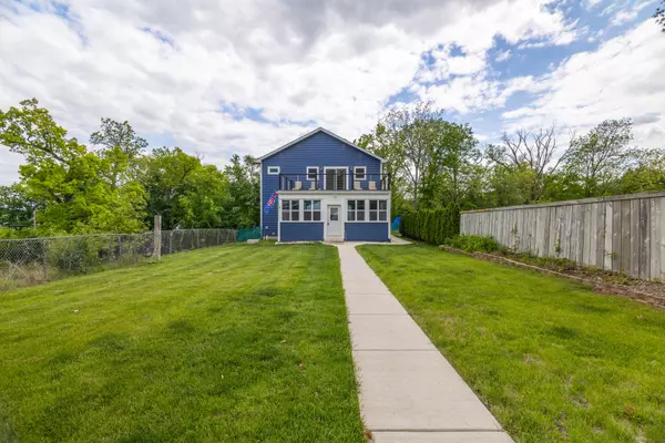 804 Oak Grove RD, Johnsburg, IL 60051