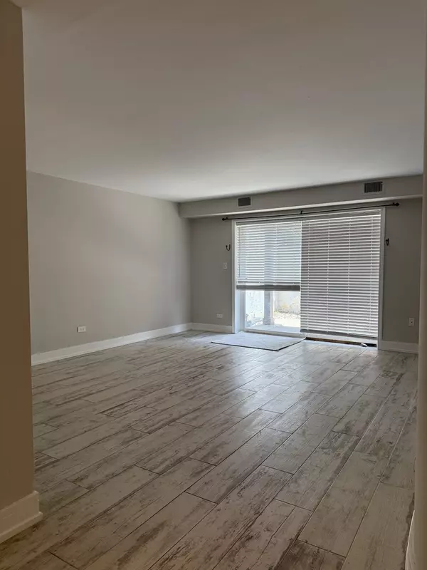 Lisle, IL 60532,4508 Beau Monde DR #5