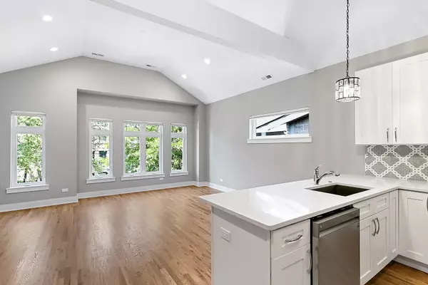 Chicago, IL 60653,4231 S Champlain AVE