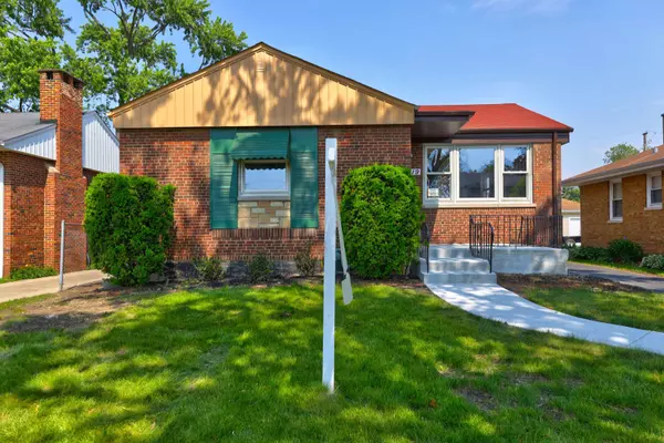 1419 Hull AVE, Westchester, IL 60154