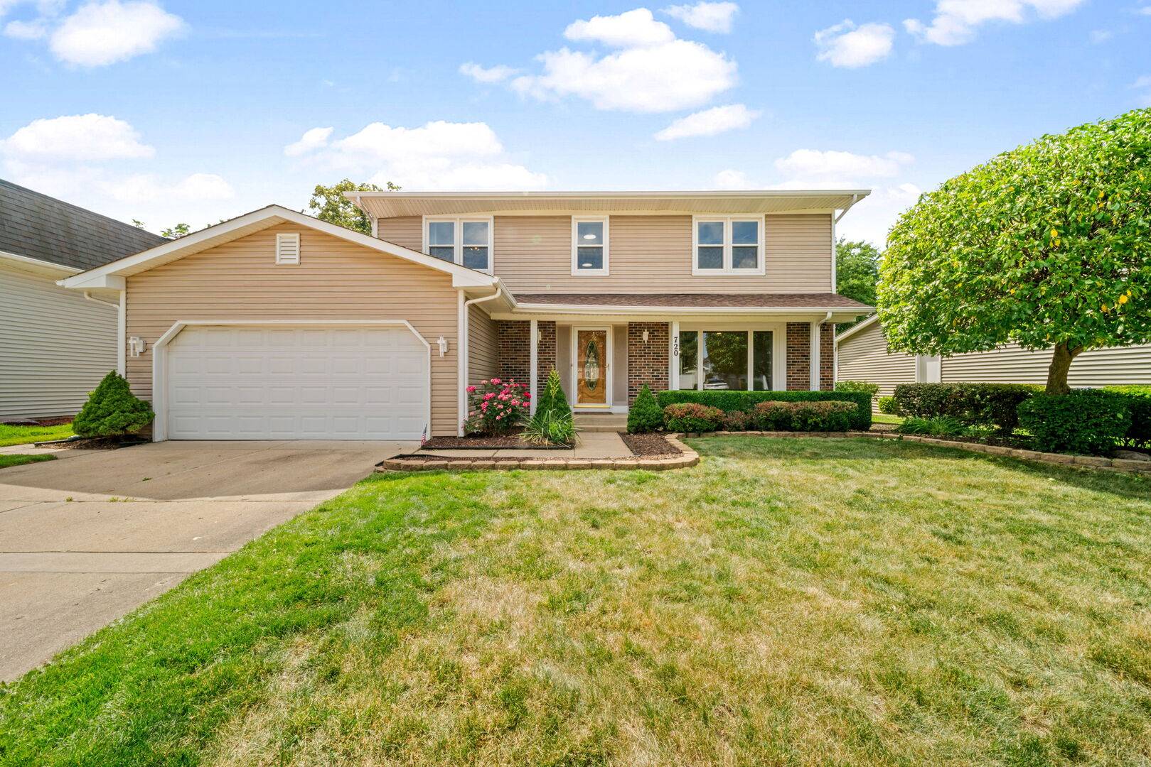 720 Dunhill DR N, Buffalo Grove, IL 60089