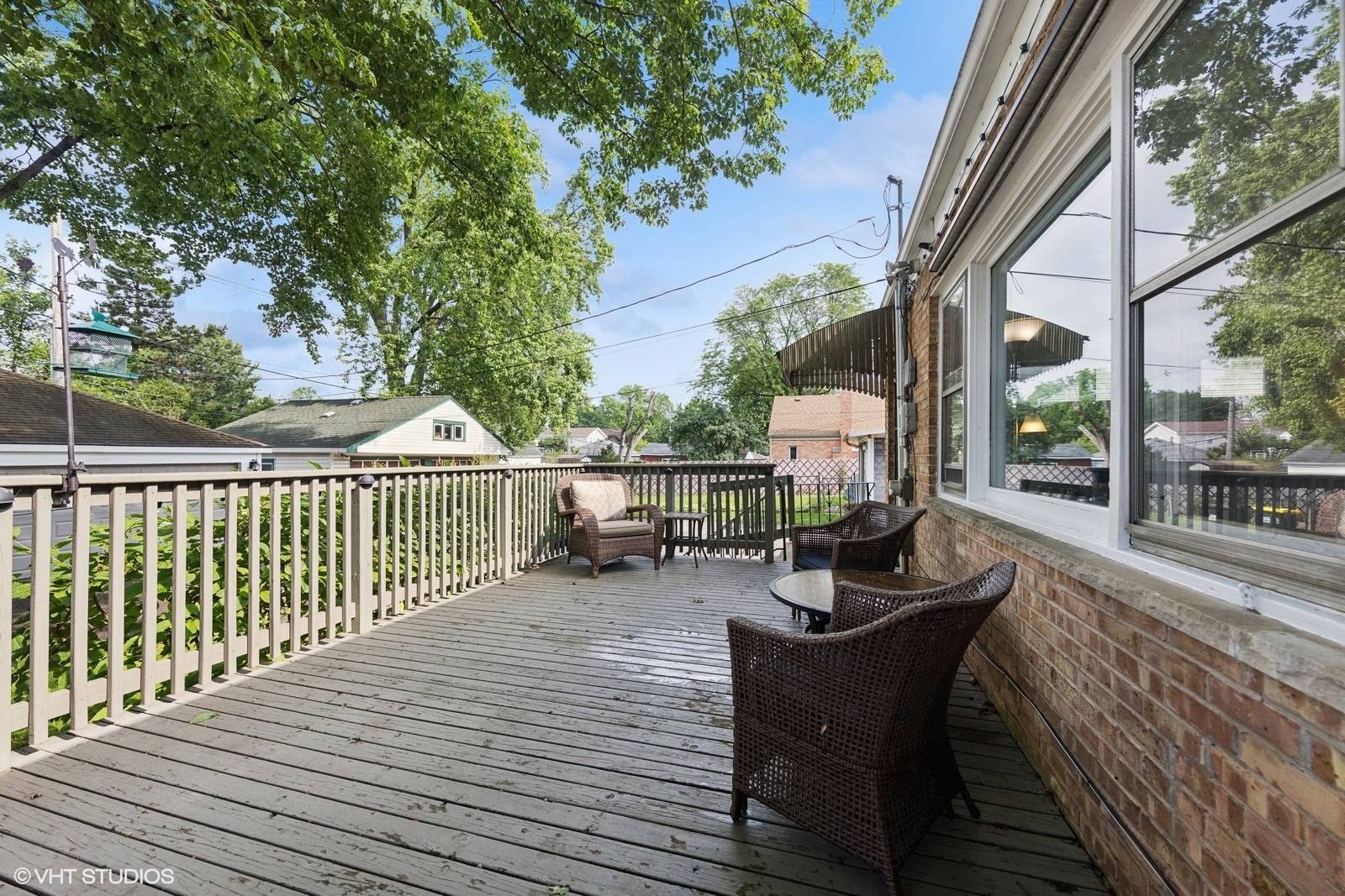 La Grange, IL 60525,732 S La Grange RD