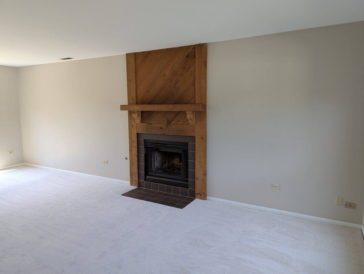 Wheeling, IL 60090,442 Irvine CT